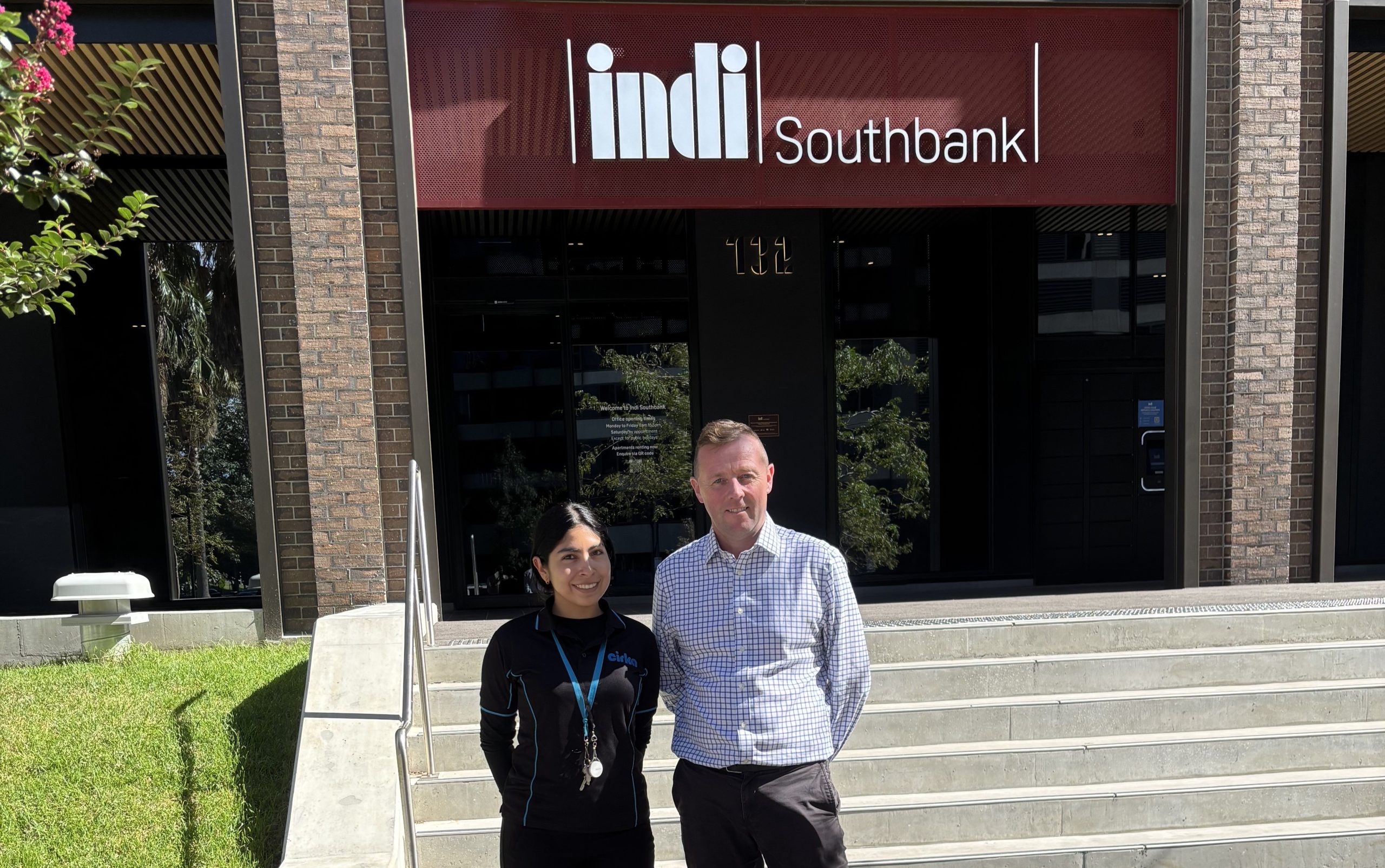 Indi SouthBank Team - Scott and site supervisor